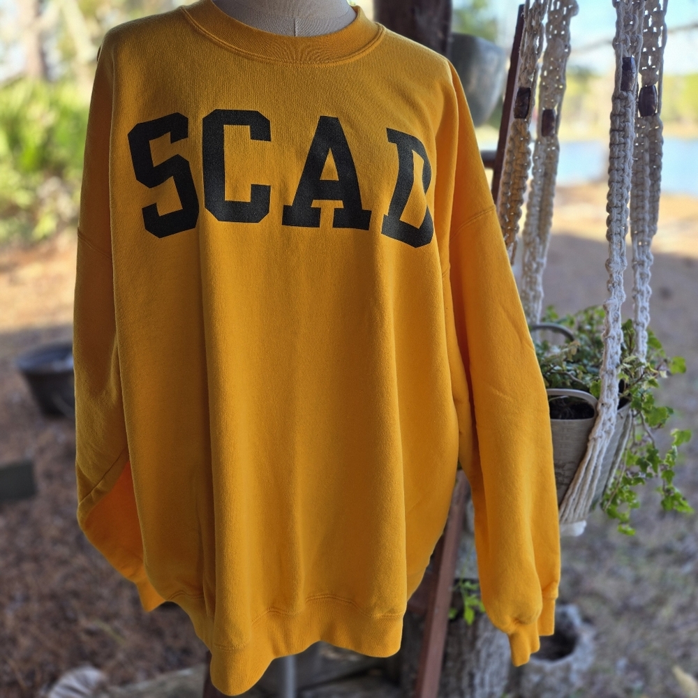 SCAD Savannah College Of Art And Design Golden Yellow Logo Sweatshirt Size XXL